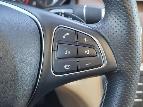 Used 2019 Mercedes-Benz GLA 250 4MATIC w/ Premium Package image 14