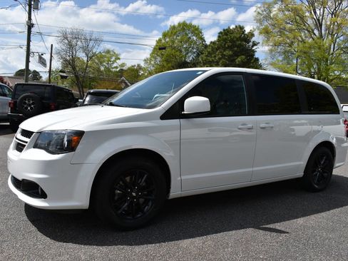 Used 2020 Dodge Grand Caravan GT image 2