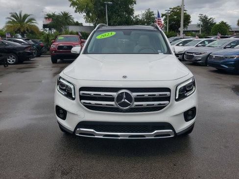 Used 2023 Mercedes-Benz GLB 250 w/ Premium Package image 2