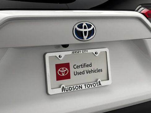 Used 2024 Toyota RAV4 XLE AWD/4WD image 9