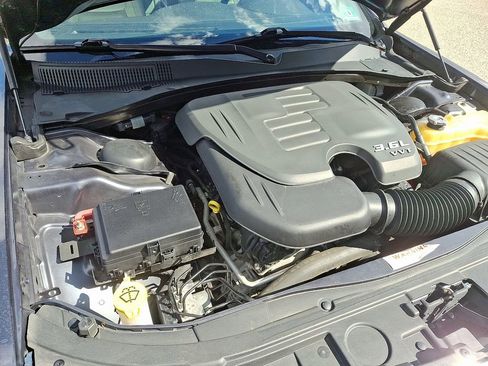 Used 2016 Chrysler 300 Limited image 28