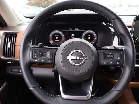 Certified 2025 Nissan Pathfinder Platinum w/ Cargo Package FWD image 13