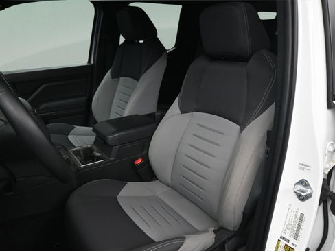 Certified 2024 Toyota Tacoma TRD Off-Road image 32