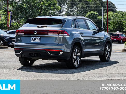 Used 2024 Volkswagen Atlas Cross Sport SE FWD image 6