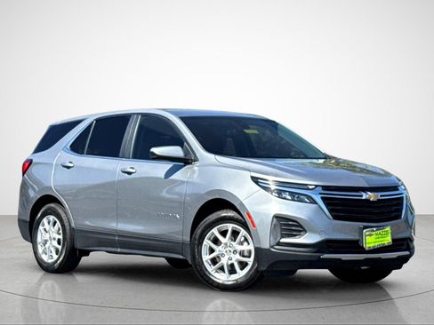 Used 2024 Chevrolet Equinox LT FWD image 2