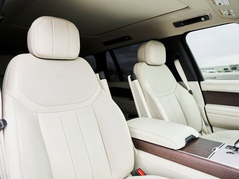 Used 2024 Land Rover Range Rover Long Wheelbase SE image 51