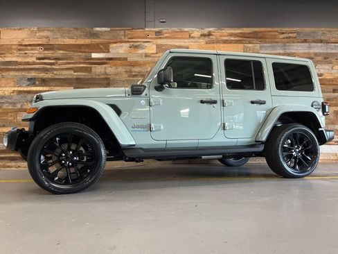 Used 2023 Jeep Wrangler Unlimited Sahara w/ Cold Weather Group AWD/4WD image 53