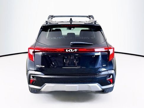 Used 2024 Kia Seltos EX AWD/4WD image 6