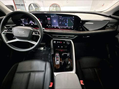 Used 2025 Audi Q5 Premium AWD/4WD image 16