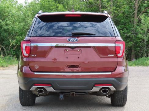 Used 2018 Ford Explorer XLT w/ Equipment Group 201A AWD/4WD image 5