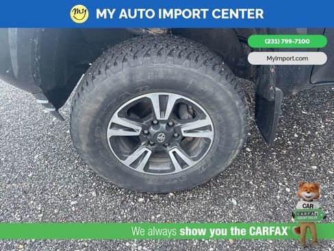 Used 2019 Toyota Tacoma TRD Sport image 6