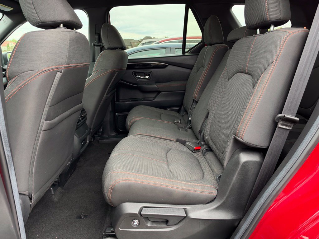 Used 2024 Honda Pilot Sport image 11