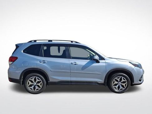 Certified 2023 Subaru Forester Premium AWD/4WD image 7