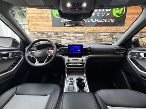 Used 2023 Ford Explorer XLT w/ Equipment Group 202A AWD/4WD image 18