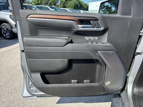 Used 2025 GMC Sierra 1500 Denali w/ Technology Package AWD/4WD image 23