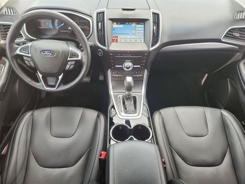 Used 2018 Ford Edge Titanium w/ Equipment Group 302A FWD image 21