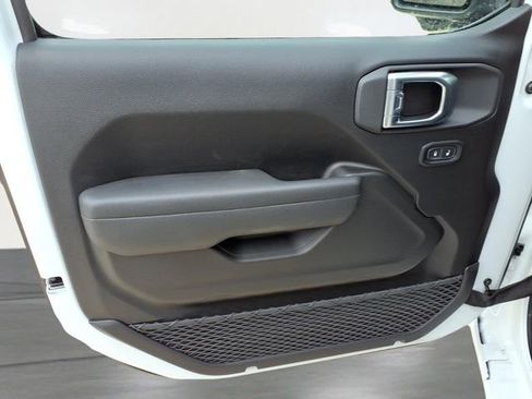 New 2026 Jeep Gladiator Sport image 10