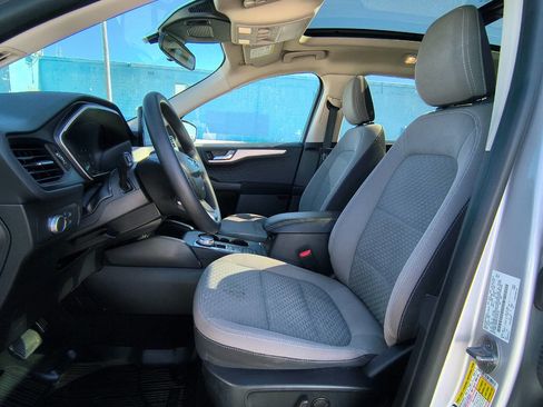 Used 2020 Ford Escape SE image 9