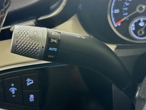 Used 2023 Genesis GV70 2.5T w/ Advanced Package image 12