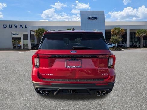 Used 2025 Ford Explorer Platinum w/ Ultimate Package image 5