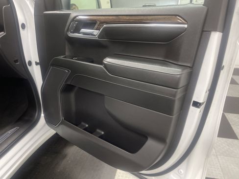 Used 2024 GMC Sierra 1500 SLE image 23