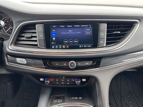 Certified 2023 Buick Enclave Essence image 29