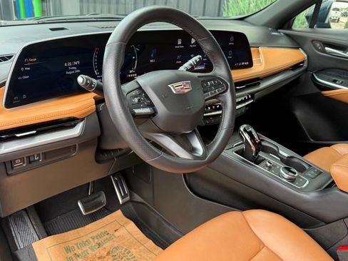 Used 2024 Cadillac XT4 Sport AWD/4WD image 11