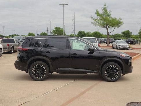New 2026 Nissan Rogue SV FWD image 4