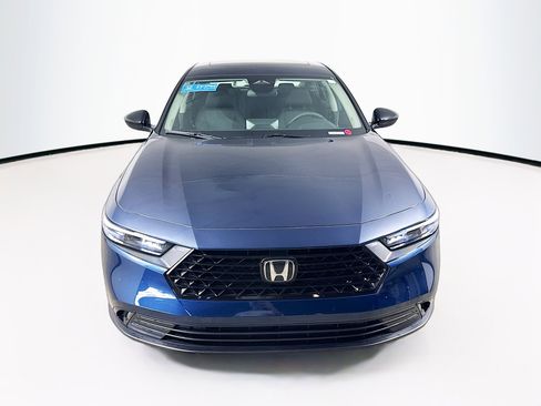 Certified 2025 Honda Accord SE image 3