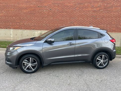 Used 2021 Honda HR-V EX image 2