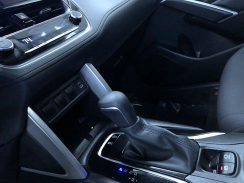 Certified 2025 Toyota Corolla Cross LE image 28