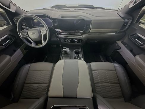 Used 2025 Chevrolet Silverado 1500 ZR2 w/ Technology Package image 10