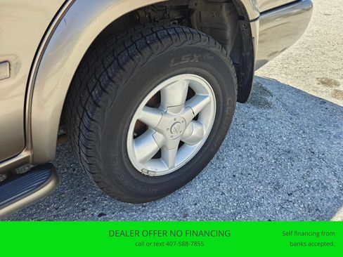 Used 2001 Nissan Pathfinder LE image 23