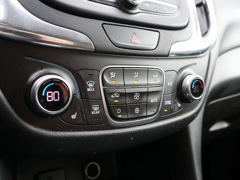 Used 2018 Chevrolet Equinox LT image 37