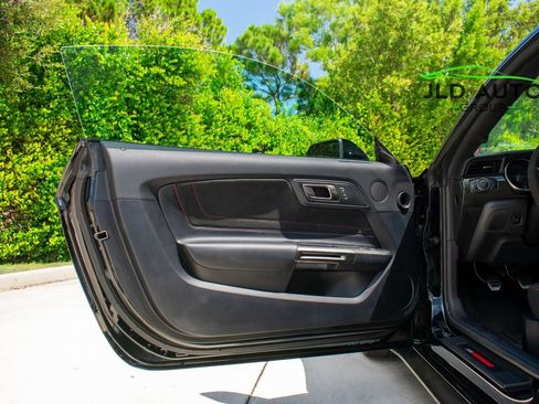 Used 2019 Ford Mustang Shelby GT350R w/ GT350R Equipment Group 920A RWD image 23