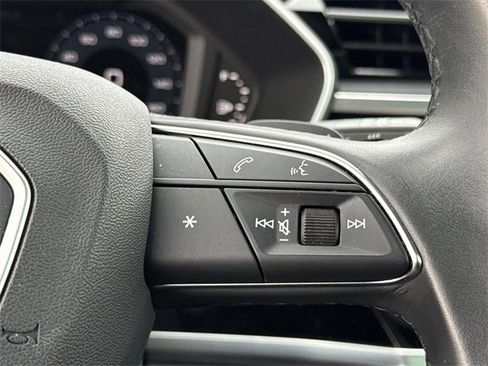 Used 2024 Audi Q3 2.0T Premium image 42