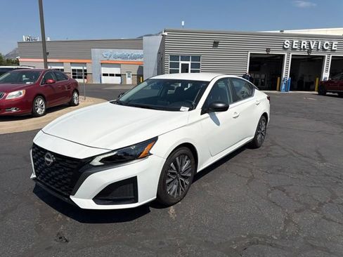 Used 2026 Nissan Altima 2.5 SV FWD image 17
