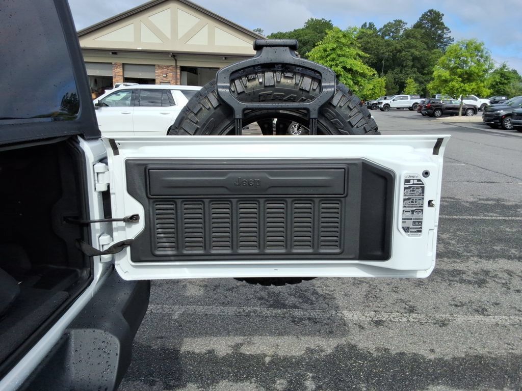 Used 2018 Jeep Wrangler Unlimited Sport AWD/4WD image 19