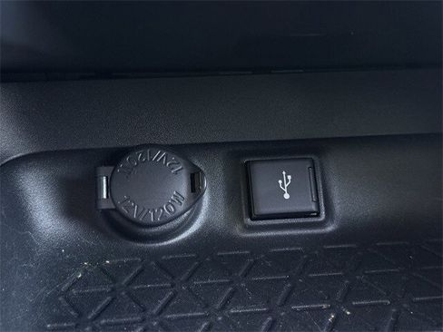 Used 2020 Toyota RAV4 LE image 22