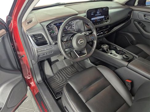 Used 2023 Nissan Rogue SL w/ SL Premium Package image 11