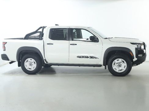 Certified 2024 Nissan Frontier SV w/ Hardbody Edition AWD/4WD image 11