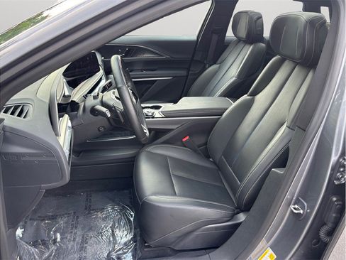 Used 2023 Cadillac Lyriq 2WD Luxury image 2