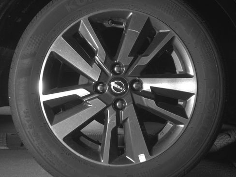 Used 2025 Nissan Versa SV FWD image 18