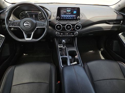 Used 2025 Nissan Sentra SR w/ SR Premium Package FWD image 11