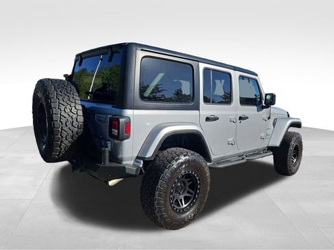 Used 2022 Jeep Wrangler Unlimited Sahara w/ Cold Weather Group image 4