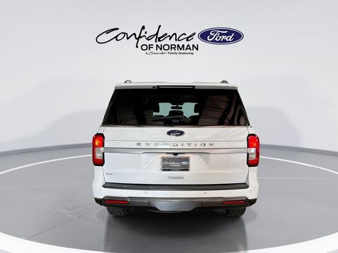 Used 2022 Ford Expedition XLT AWD/4WD image 7