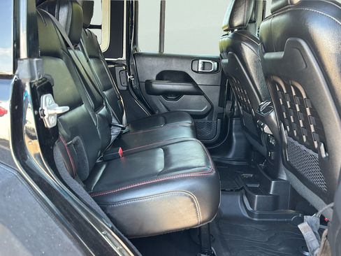 Used 2019 Jeep Wrangler Unlimited Rubicon AWD/4WD image 12