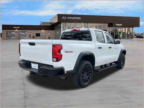 Used 2025 Chevrolet Colorado Trail Boss image 8