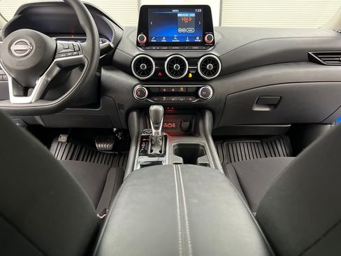 Used 2025 Nissan Sentra SV image 32