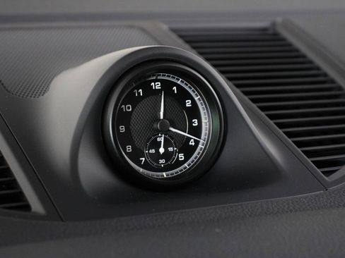 New 2026 Porsche Macan image 16